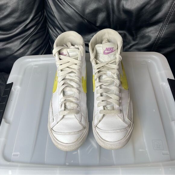 Nike W Blazer Mid '77 ESS DJ3050-101 Yellow Size 6.5 Y - Picture 9 of 10